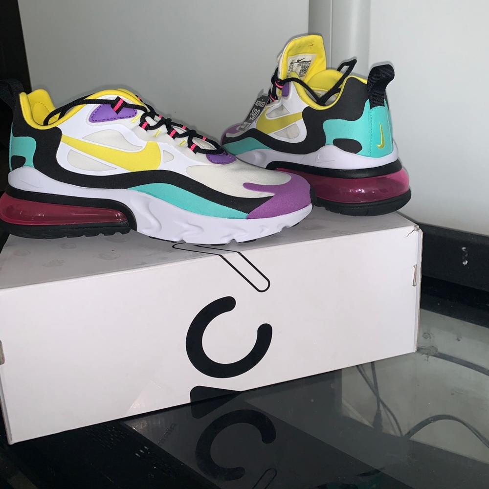 Nike 270